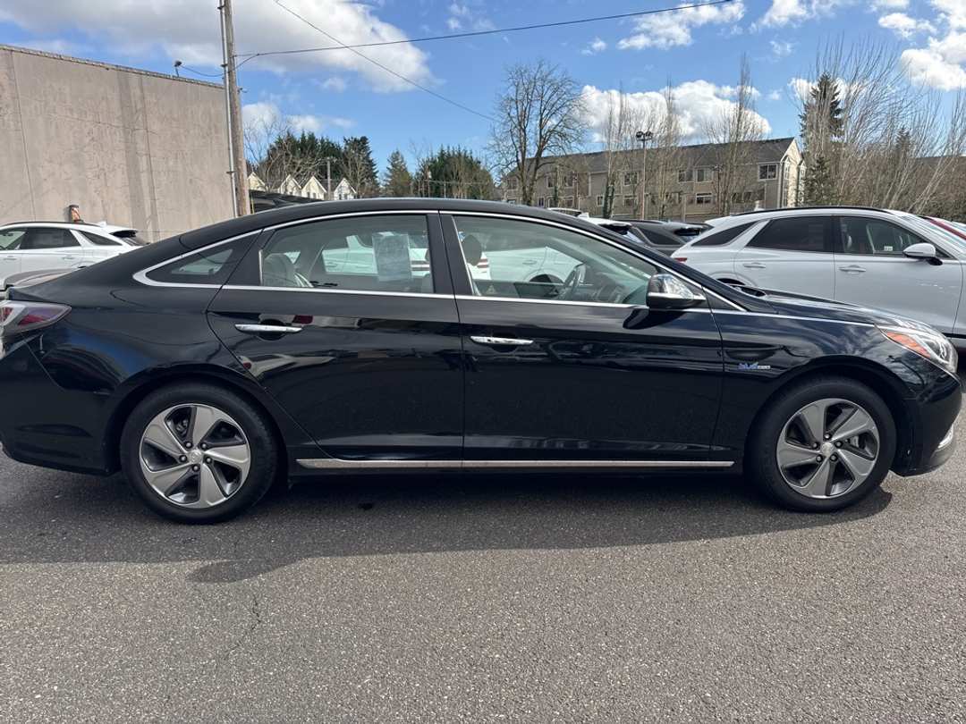 2016 Hyundai Sonata Base - Image 8