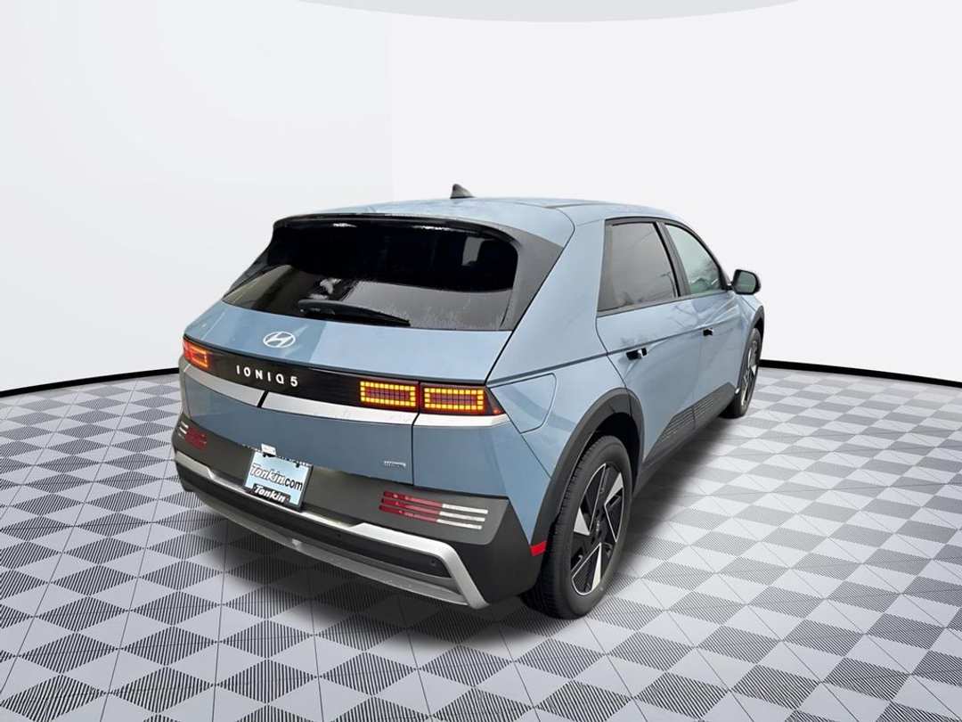 2026 Hyundai Ioniq 5 SEL - Image 3