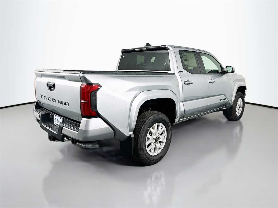 2025 Toyota Tacoma SR5 - Image 7