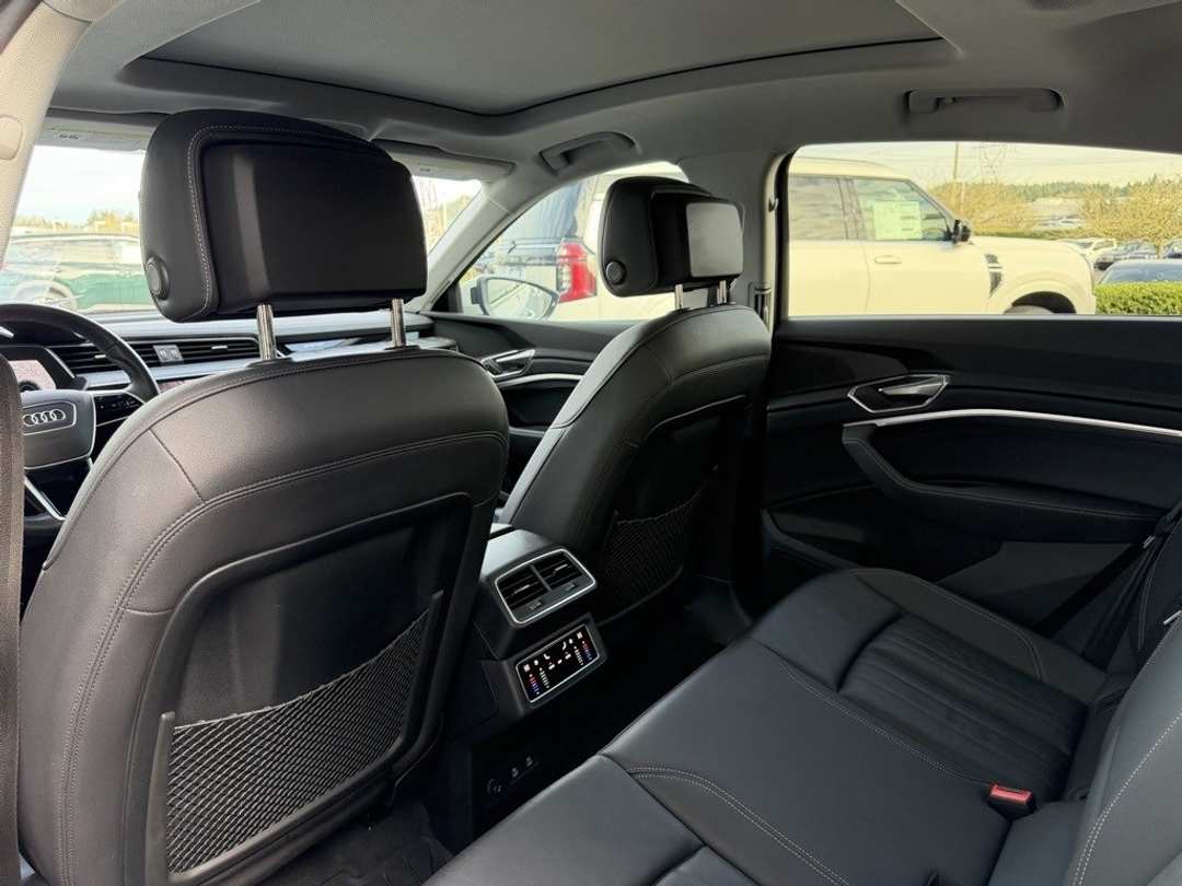 2022 Audi E-Tron sportback S line Premium - Image 30