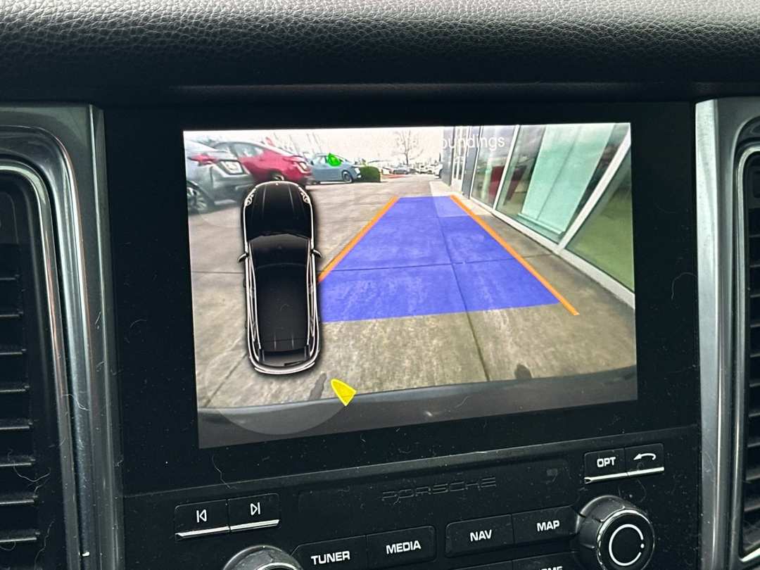 2017 Porsche Macan Base - Image 17