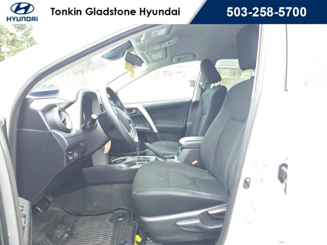 2017 Toyota Rav4 LE - Image 9