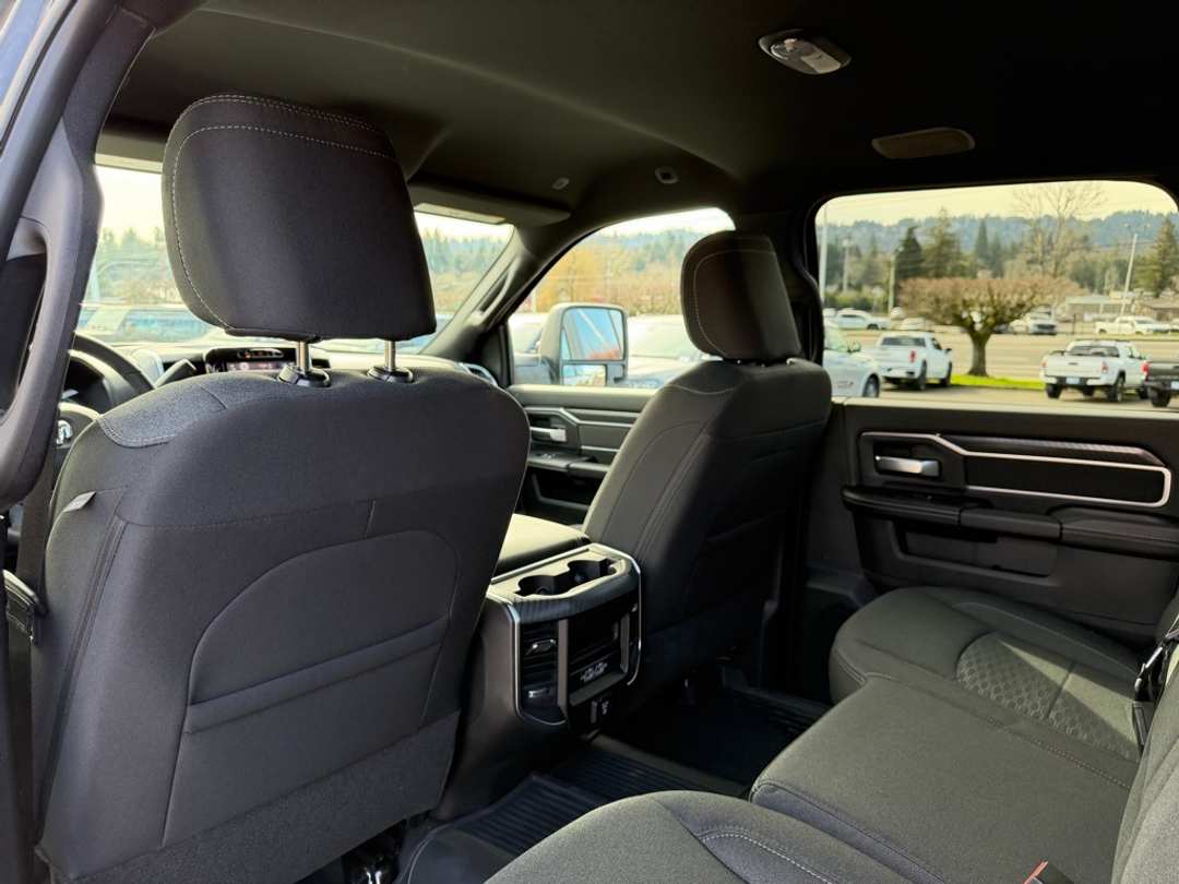 2026 Ram 3500 Big Horn - Image 32