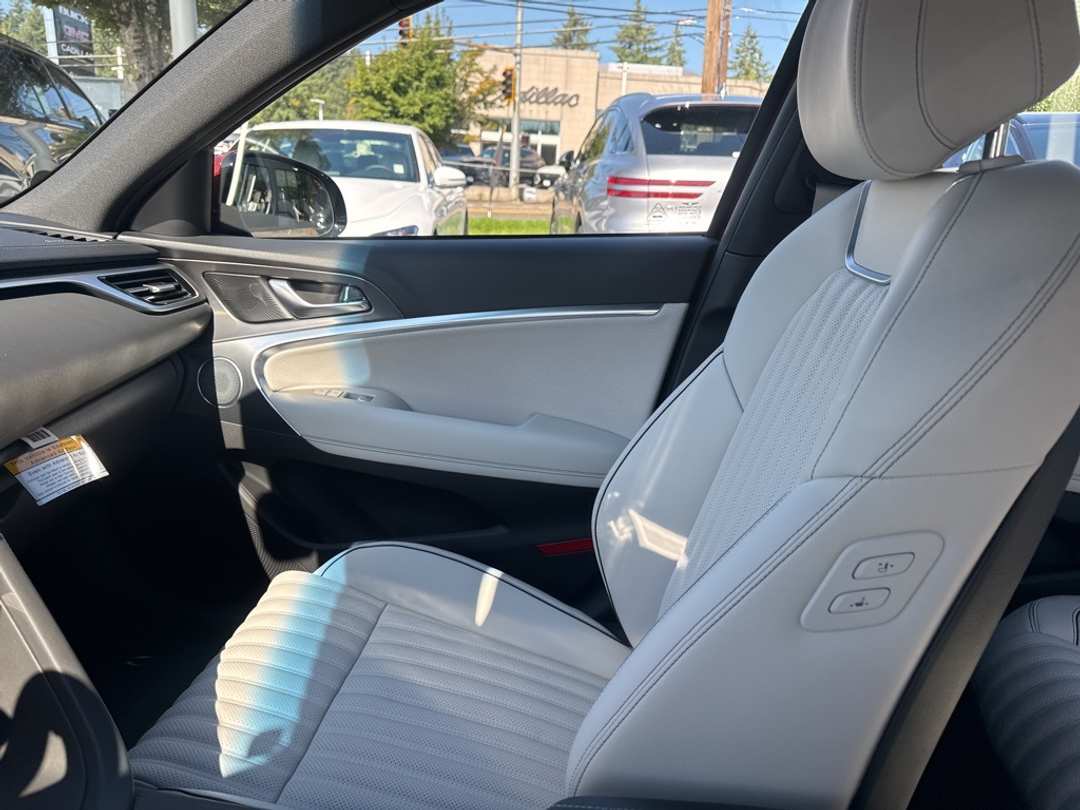 2026 Genesis G70 3.3T Sport Prestige - Image 27