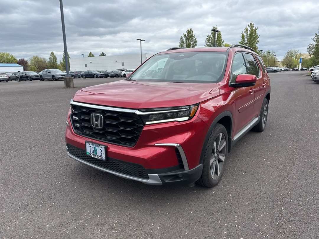 2025 Honda Pilot Touring - Image 3