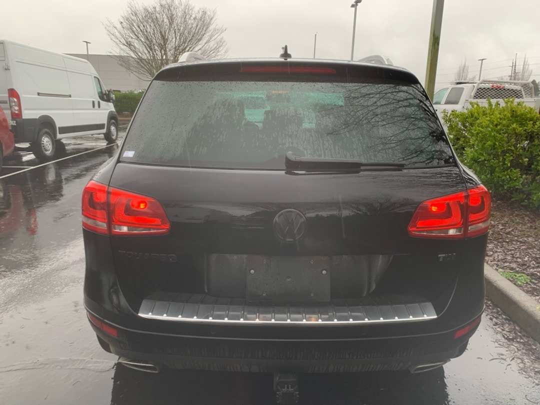 2012 Volkswagen Touareg V6 TDI - Image 3