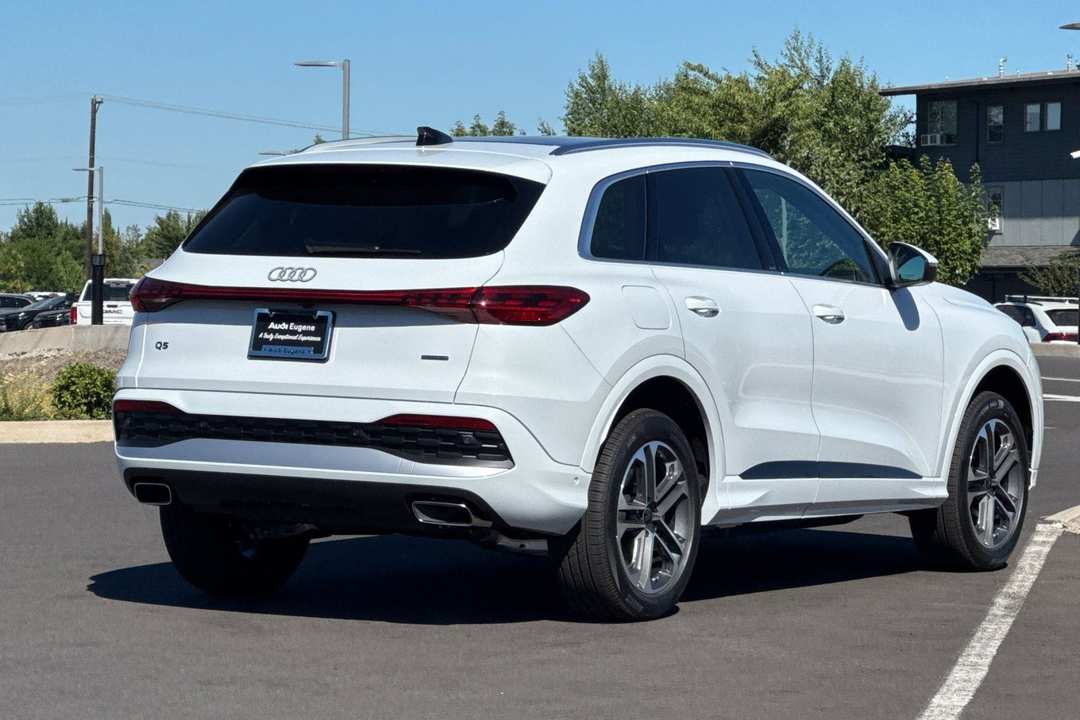2025 Audi Q5 - Image 3