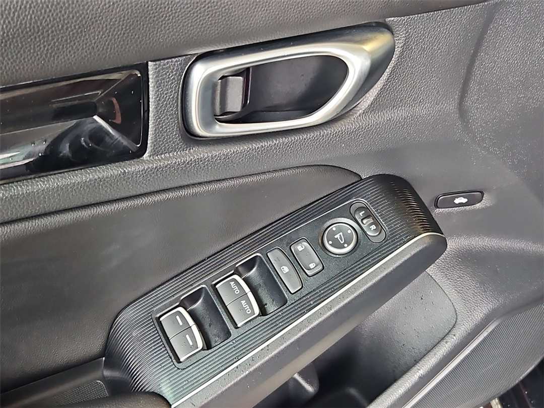 2024 Honda Civic Touring - Image 11