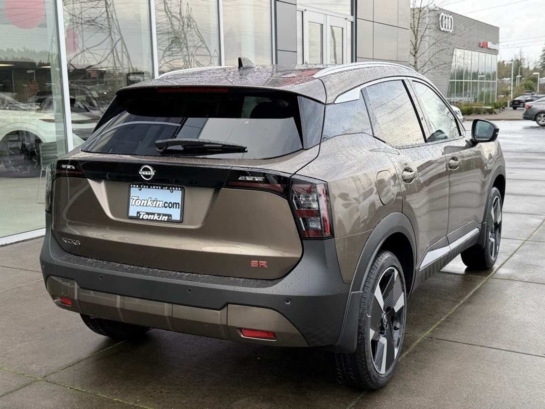 2026 Nissan Kicks SR - Image 7