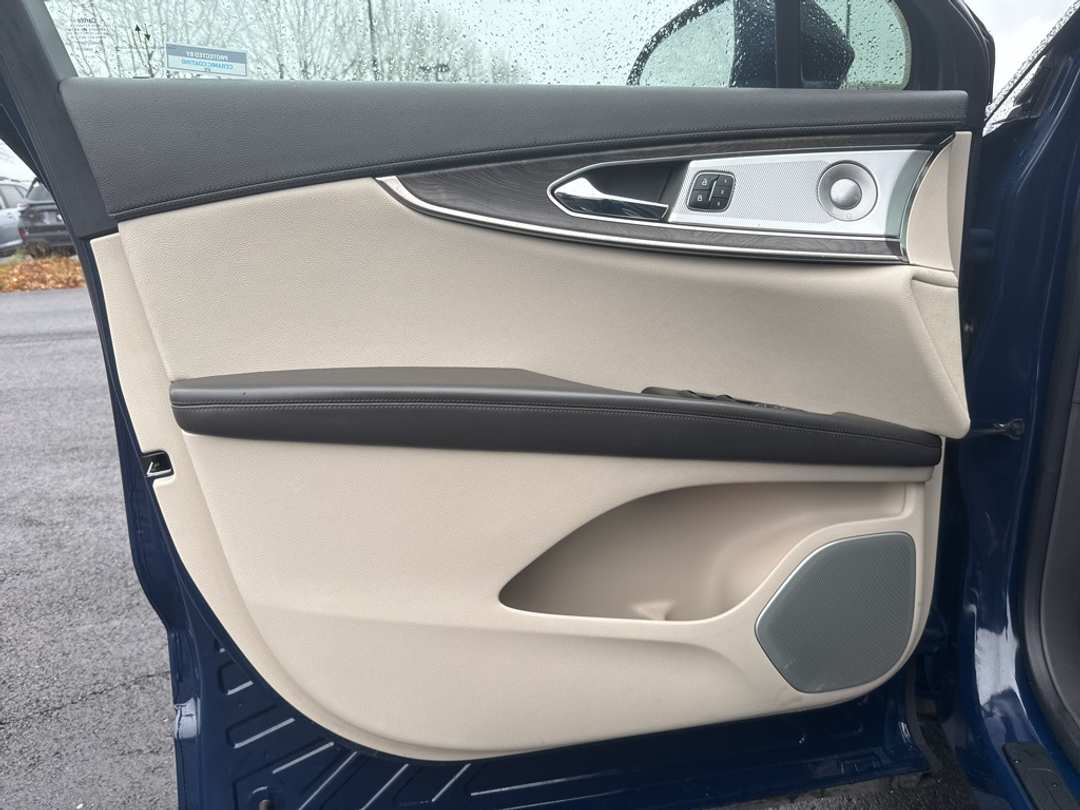 2020 Lincoln Nautilus Reserve - Image 11