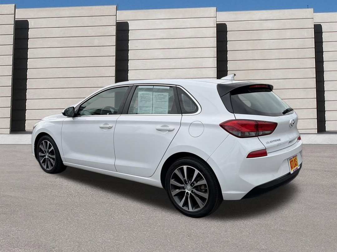 2019 Hyundai Elantra Gt - Image 3