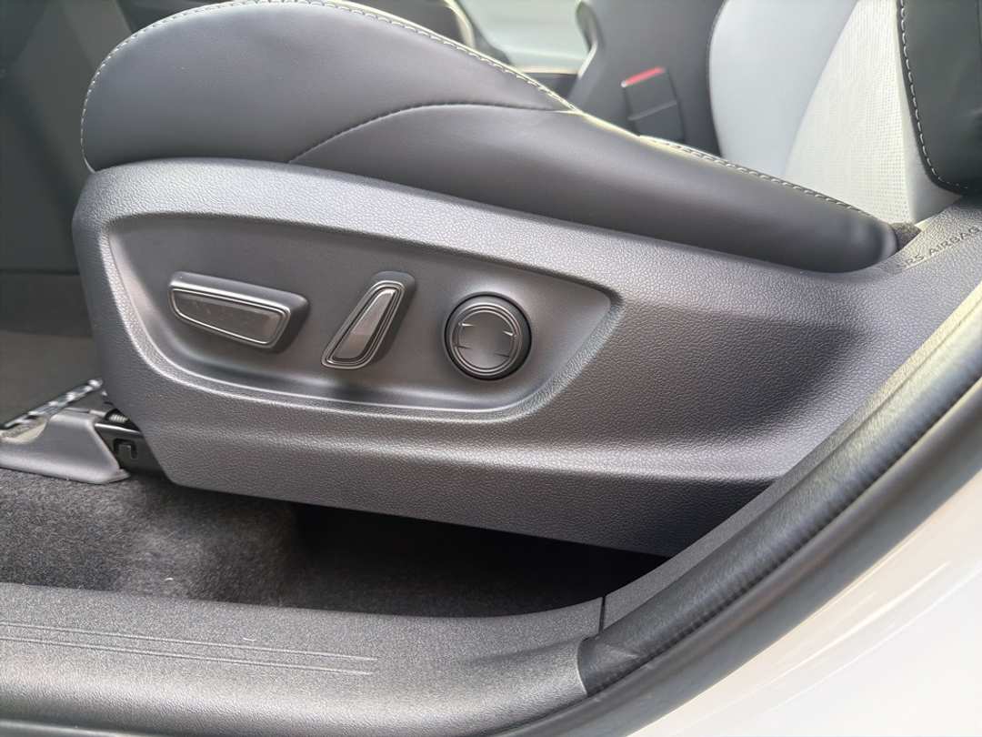 2026 Subaru Solterra Premium - Image 15