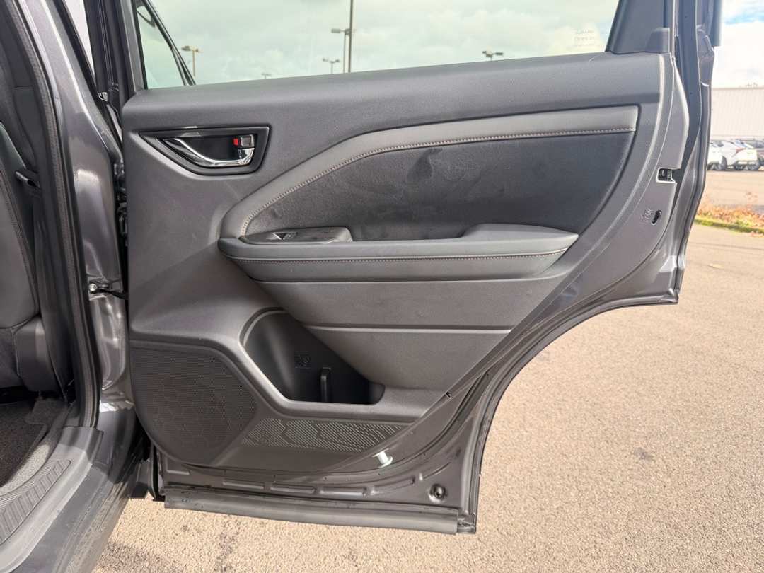 2026 Subaru Forester Touring - Image 22