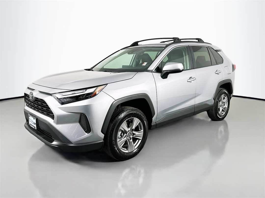 2024 Toyota Rav4 XLE - Image 3
