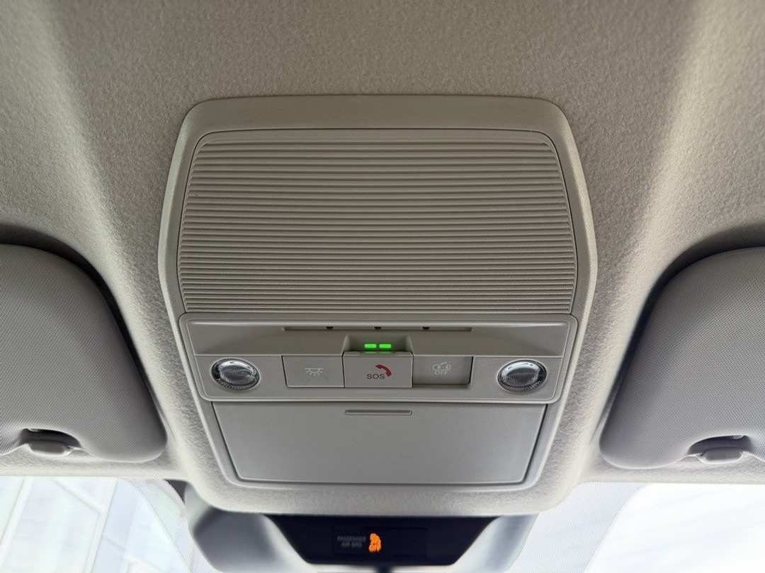 2026 Nissan Kicks SR - Image 28