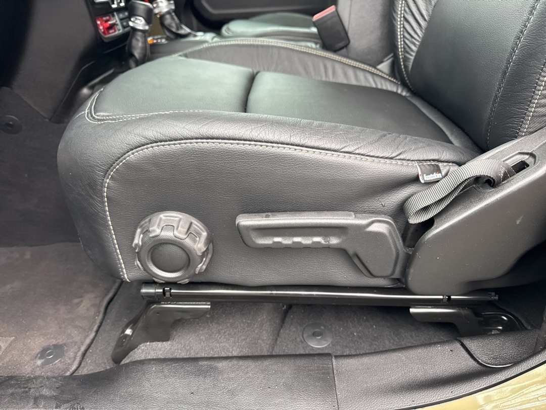 2025 Jeep Wrangler Rubicon - Image 19