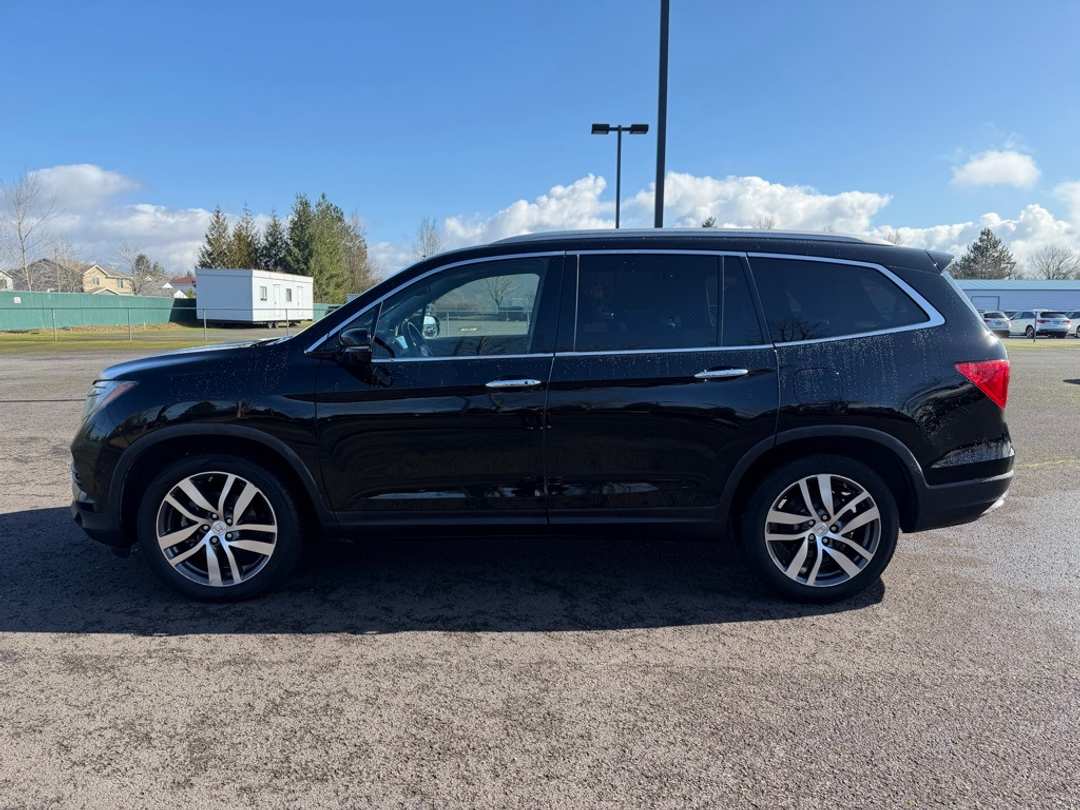 2017 Honda Pilot Touring - Image 5