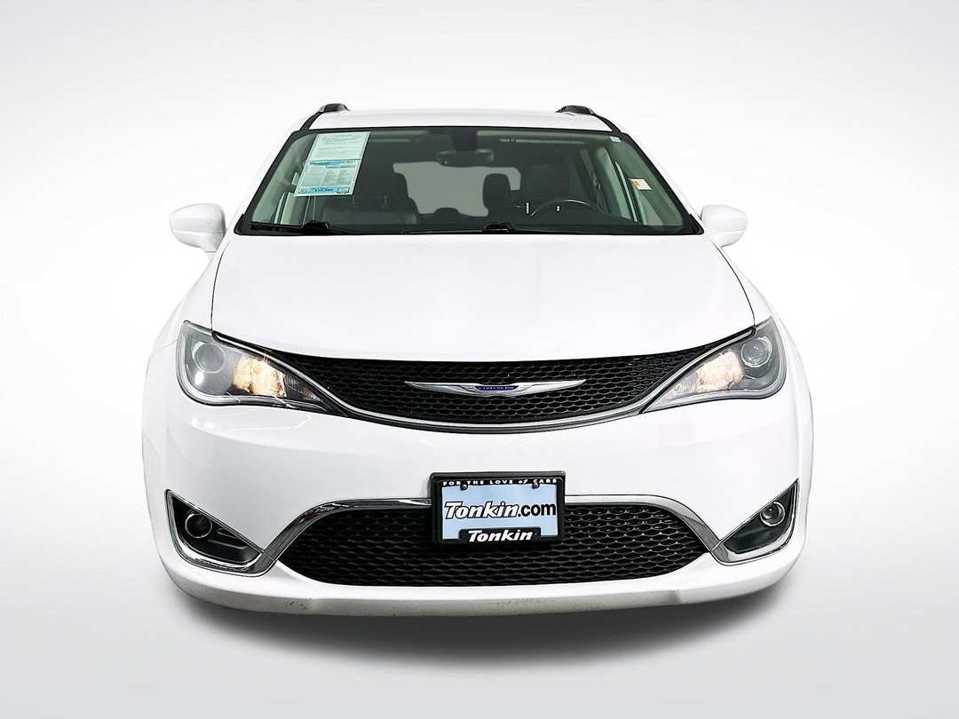 2019 Chrysler Pacifica Touring L - Image 2