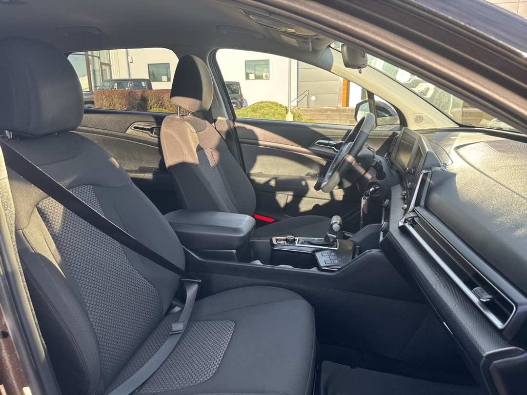 2024 Kia Sportage LX - Image 29