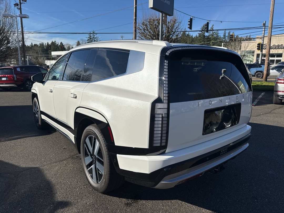 2026 Hyundai Ioniq 9 SEL - Image 5