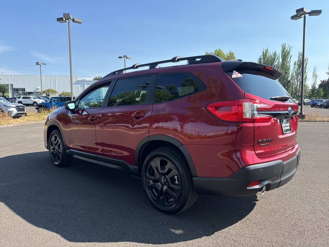 2025 Subaru Ascent Onyx Edition Touring - Image 5