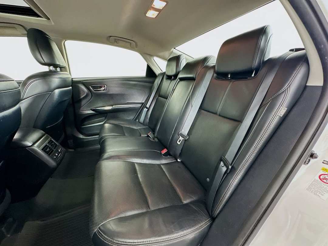 2017 Toyota Avalon Limited - Image 27