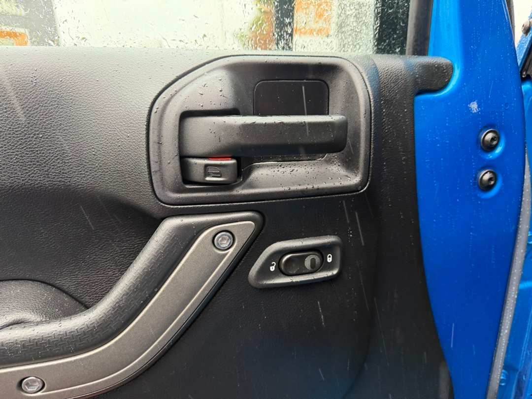 2016 Jeep Wrangler Unlimited Sport - Image 13