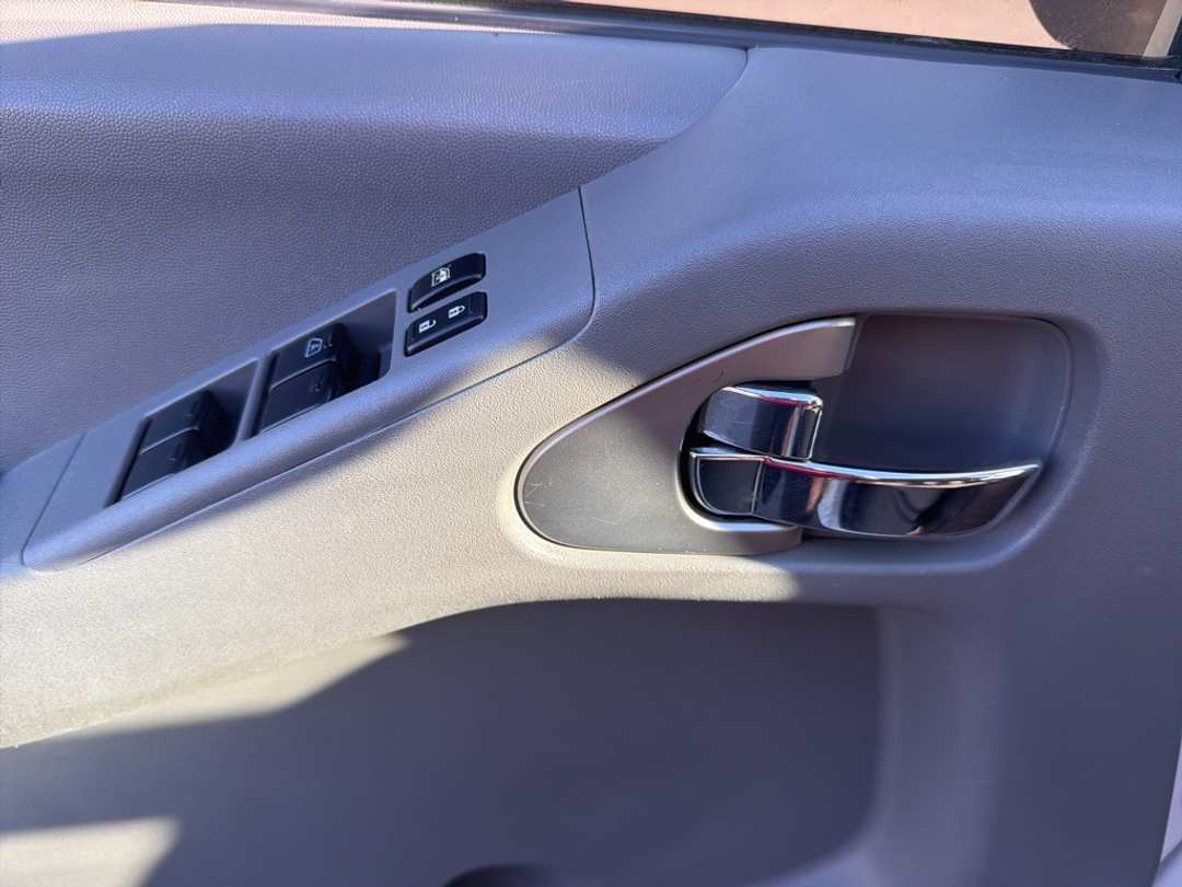 2013 Nissan Frontier SV - Image 13