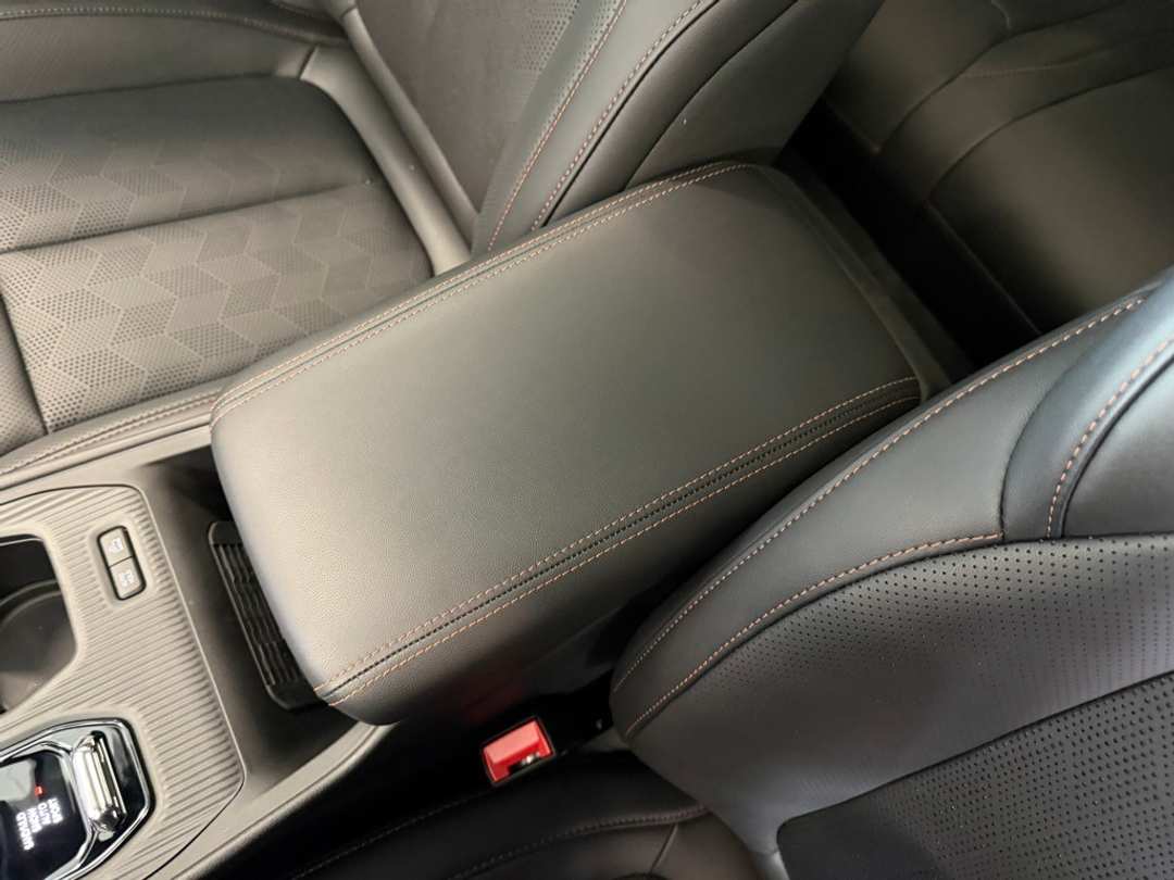 2026 Jeep Cherokee Overland - Image 29