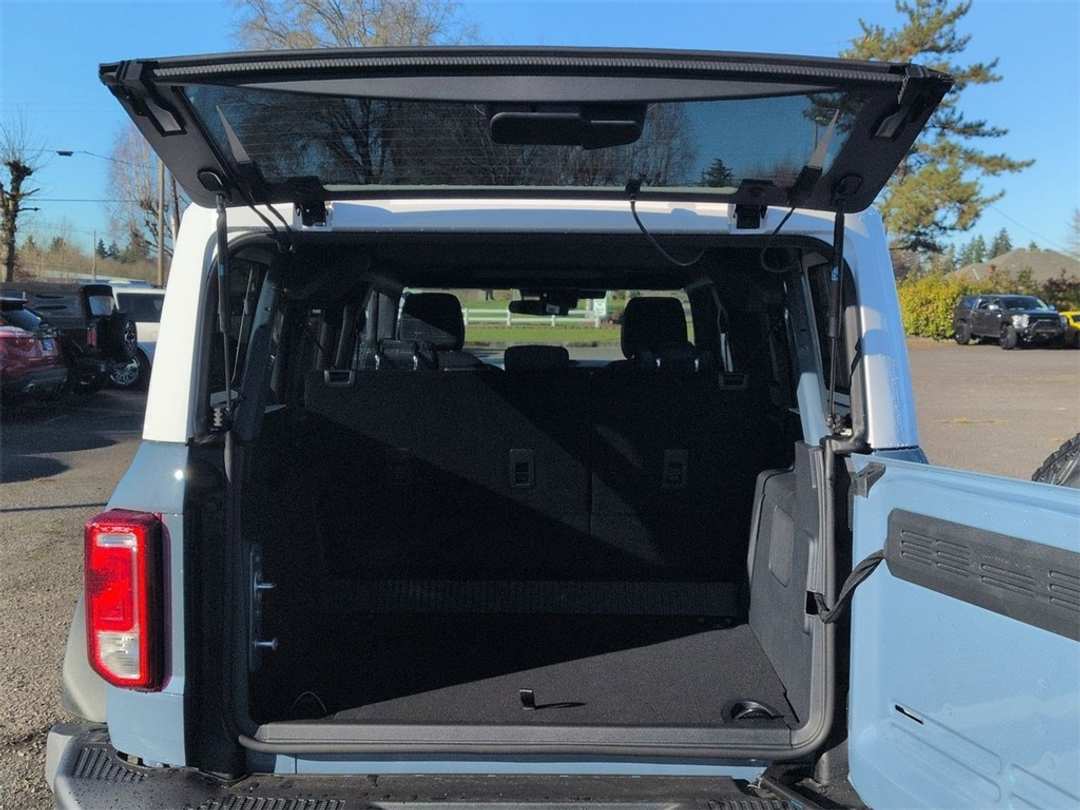 2025 Ford Bronco Heritage Edition - Image 24