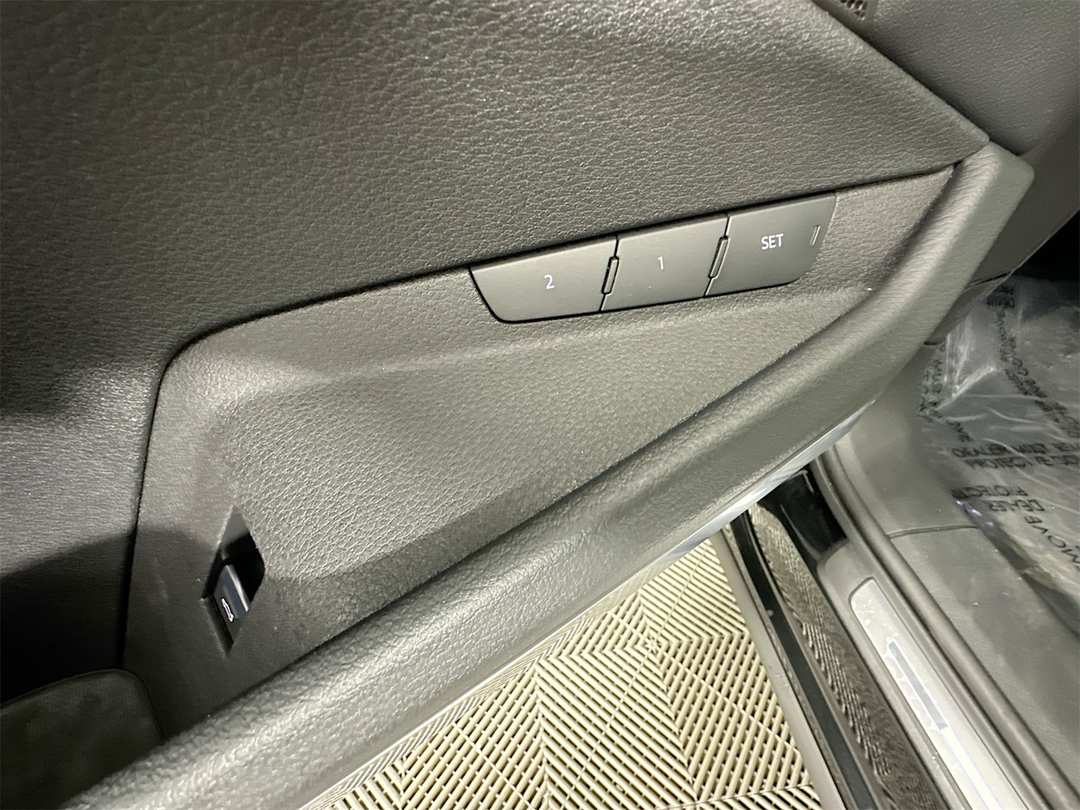 2022 Audi E-Tron Premium Plus - Image 35