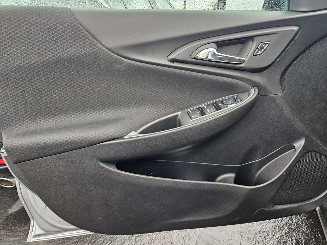 2025 Chevrolet Malibu LS - Image 10