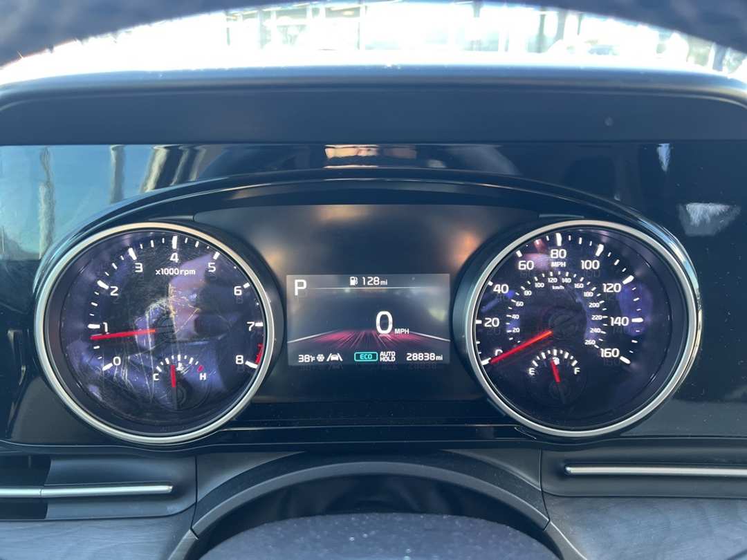 2024 Kia Carnival EX - Image 24