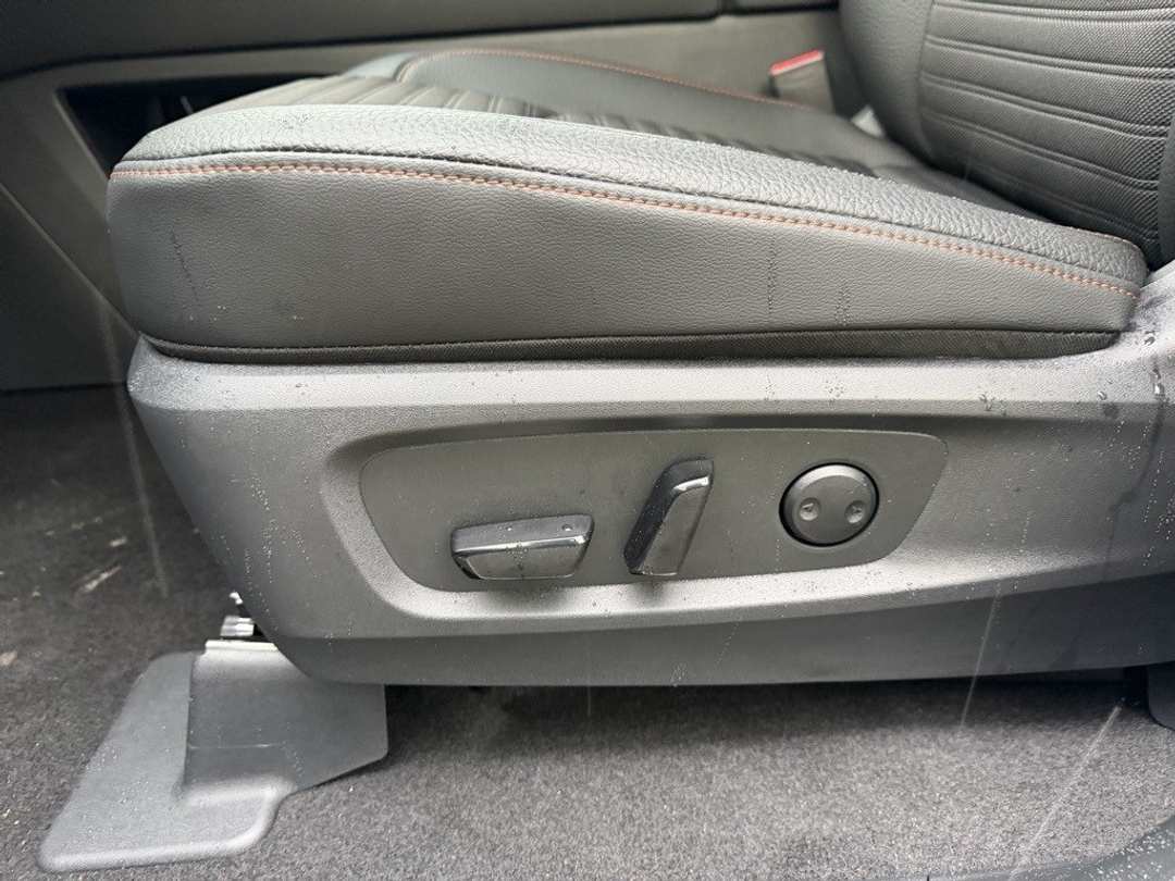 2025 Nissan Pathfinder Rock Creek - Image 13