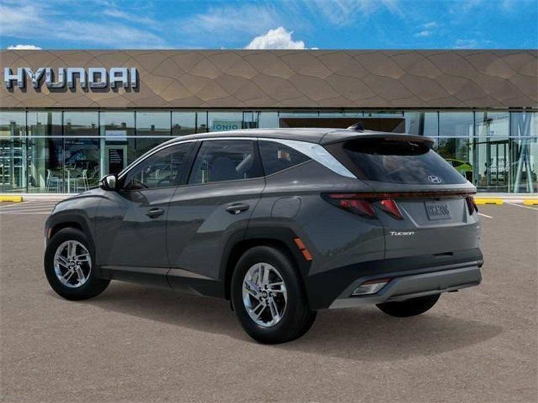 2026 Hyundai Tucson SE - Image 5