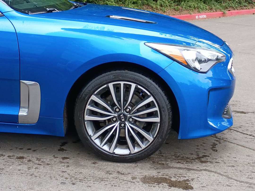 2019 Kia Stinger Base - Image 2