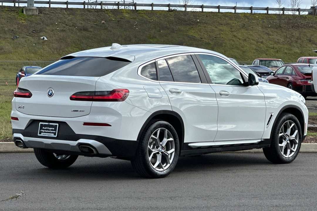 2023 BMW X4 xDrive30i - Image 3