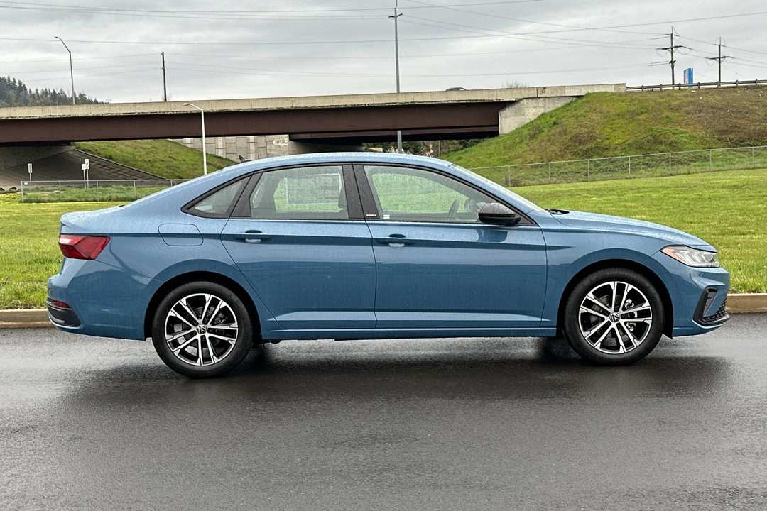 2026 Volkswagen Jetta 1.5T Sport - Image 2