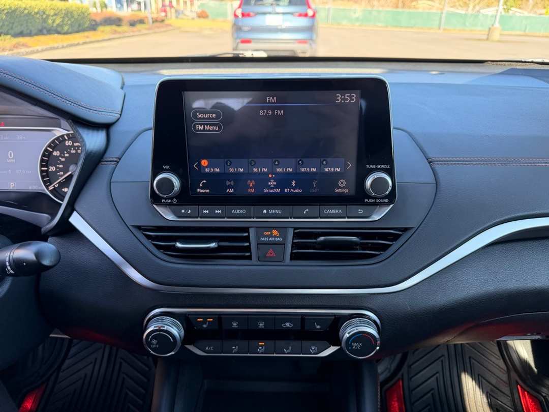 2021 Nissan Altima 2.5 SR - Image 21