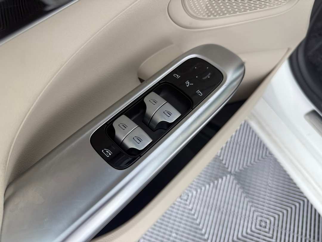 2024 Mercedes-Benz C-Class C 300 - Image 16