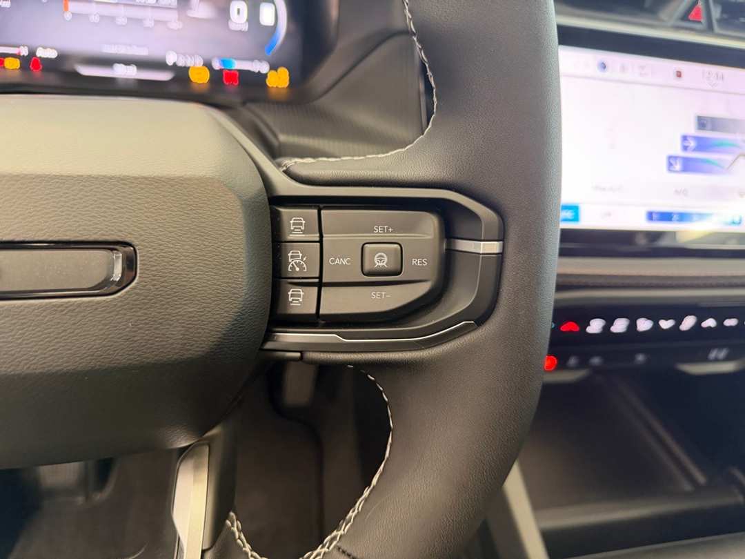 2026 Jeep Cherokee Overland - Image 22