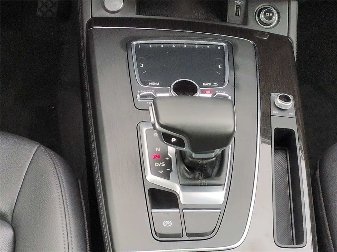2020 Audi Q5 45 Premium Plus - Image 17