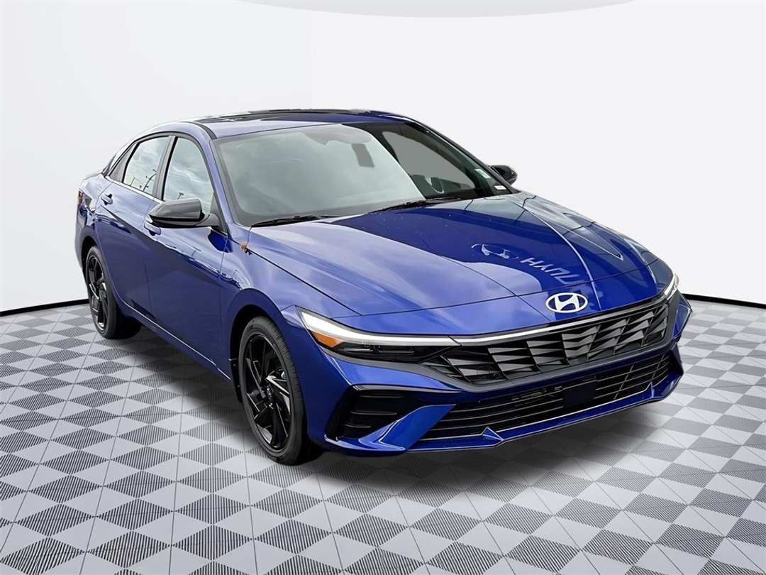 2026 Hyundai Elantra SEL Sport - Image 2