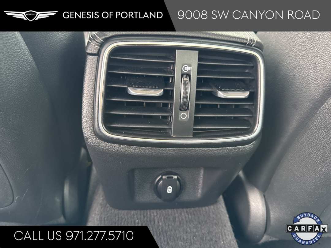 2023 Genesis G70 2.0T - Image 34