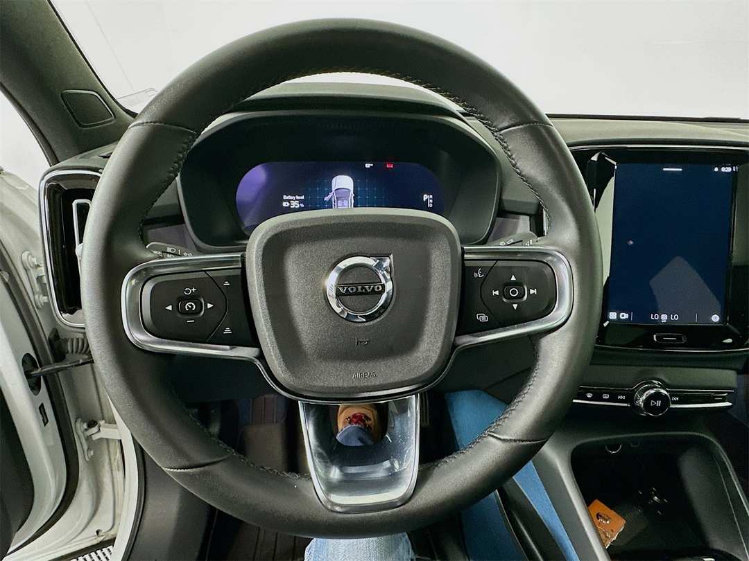 2023 Volvo C40 Recharge Pure Twin Plus - Image 11