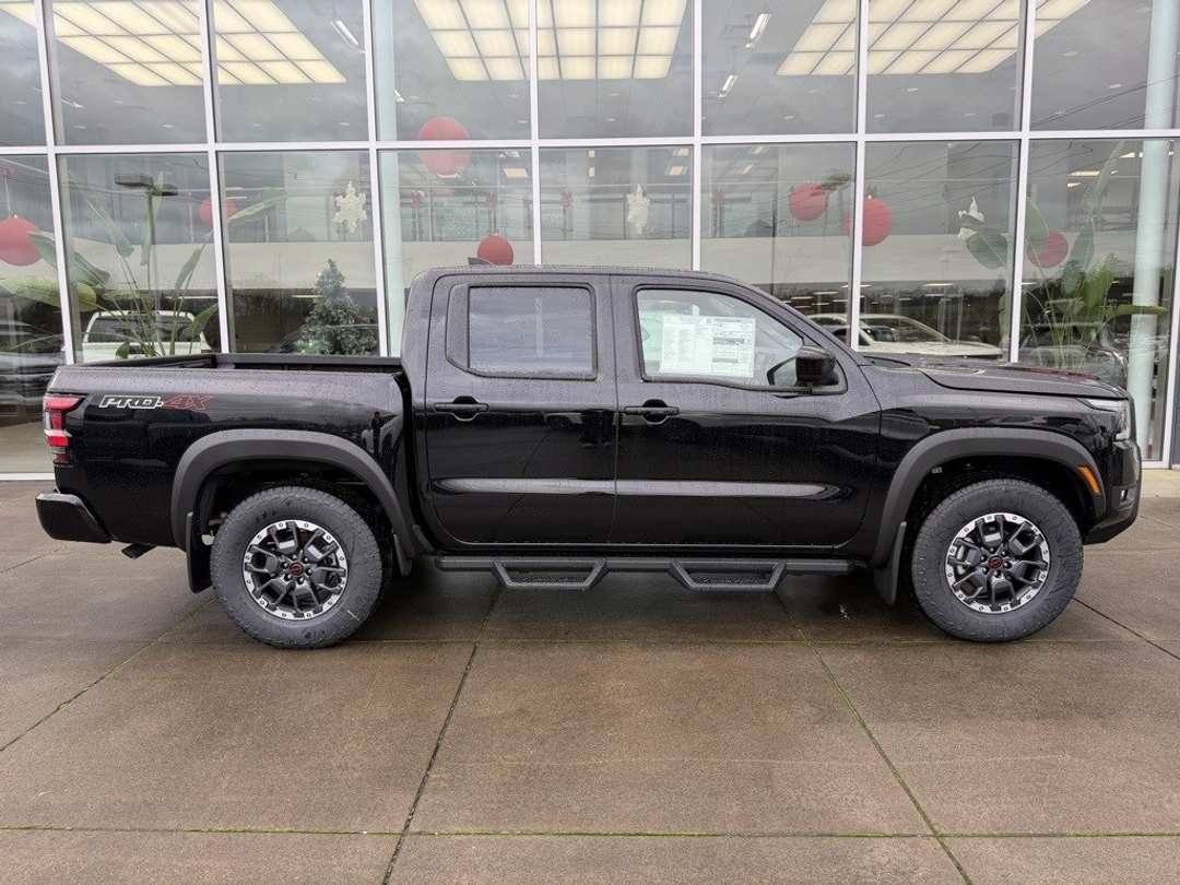 2026 Nissan Frontier PRO4X - Image 8