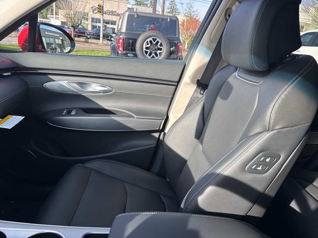 2026 Genesis Gv70 2.5T Select - Image 36