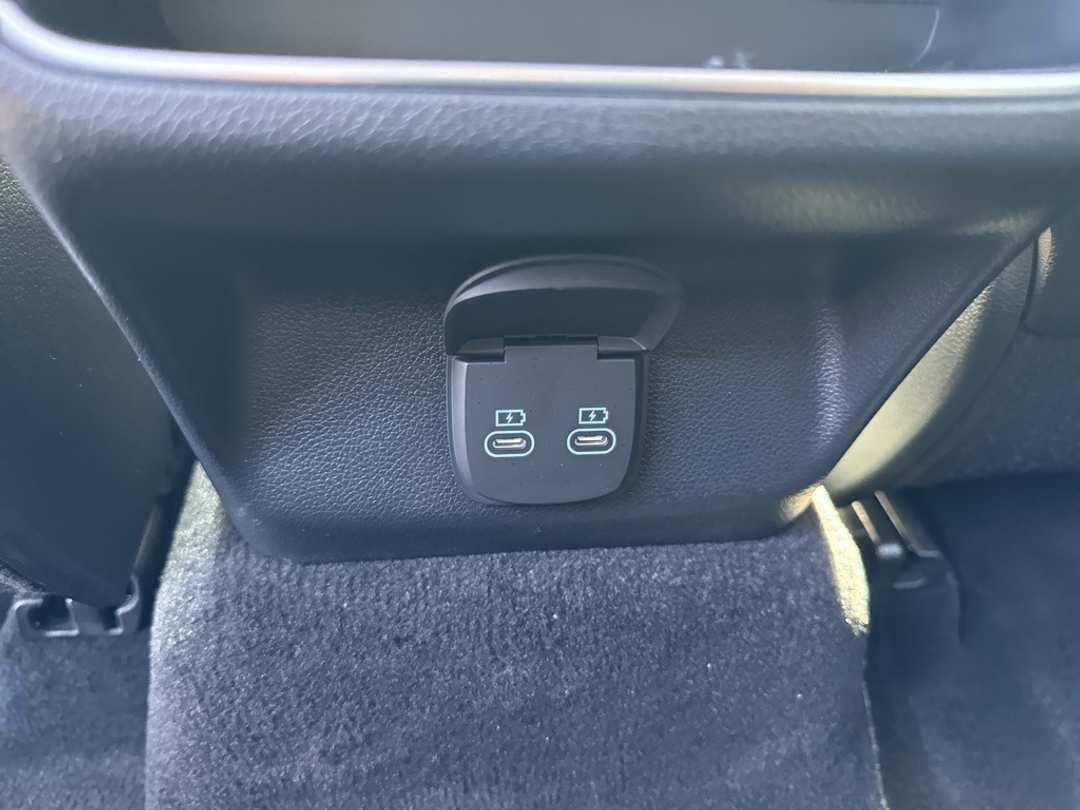 2026 Genesis Electrified Gv70 - Image 39