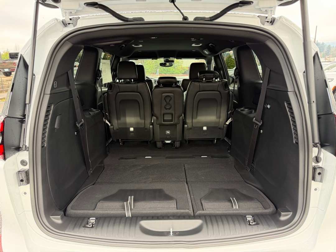 2026 Chrysler Pacifica Select - Image 10