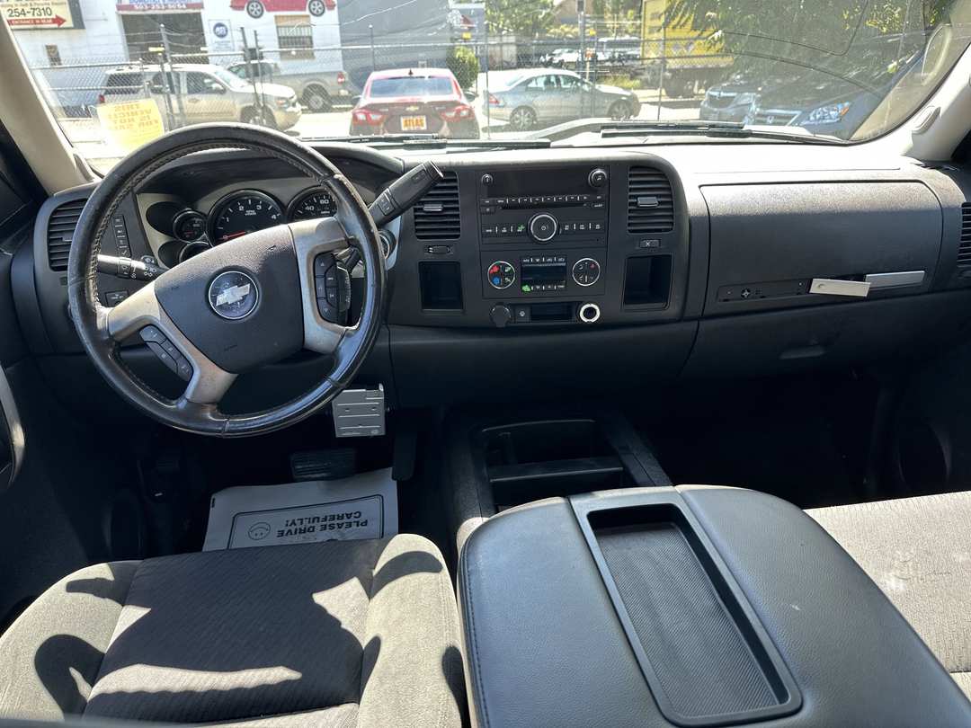 2008 Chevrolet Silverado 2500Hd LT w/2LT - Image 2